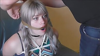 Teenagergirls Gefesselt Und Geknebelt Beim Bdsm Spiel