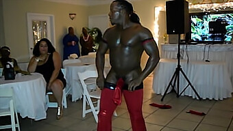 Jamaican Dancer'S Naughty Solo Show For A Milf Surprise