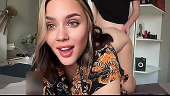 Sexy Dívka Nahrává Svou Pomstu S Nejlepším Přítelem Svého Přítele V Domácím Videu.