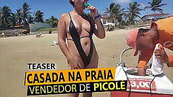 Uma Esposa Loira De Fio Dental Na Praia Troca Seus Seios Por Um Picolé De Um Vendedor